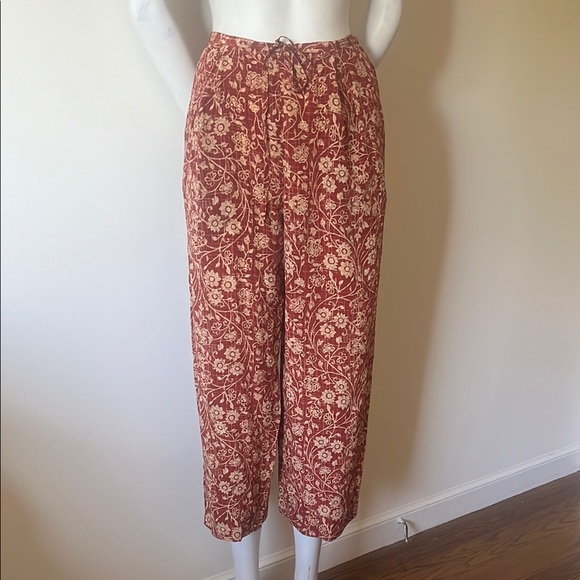 Jennifer Moore Pants - Jennifer Moore Red and Cream Silk Cropped Pants